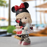 Precious Moments x Disney Showcase - Disney Dreamer Girl Minnie Mouse Fan Figurine 191063