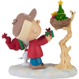 Precious Moments x Peanuts - Christmas Is The Joy of Giving Figurine 237406