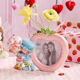 Precious Moments x Strawberry Shortcake - Berry Besties Photo Frame & Vase 257402