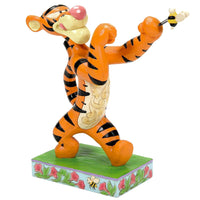 Jim Shore x Disney Traditions - Tigger Boxing Fighting Bee Figurine 6014319