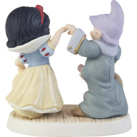 Precious Moments x Disney Showcase - Dance Your Heart Out Snow White Dopey Figurine 202034