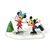 Village Disney Showcase - Mickey & Minnie Go Skating Figurine 811274