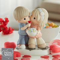 Precious Moments - I Found My Sweetheart Love Couple Figurine 212003