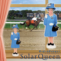 Kikkerland - Queen Elizabeth II Solar Energy Powered Waving Statue (Derby Edition)